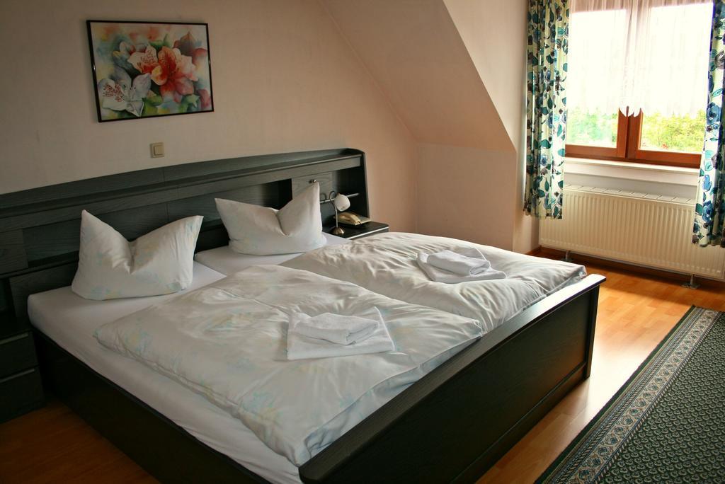 Grober'S Reiterhof Otel Naumburg  Oda fotoğraf